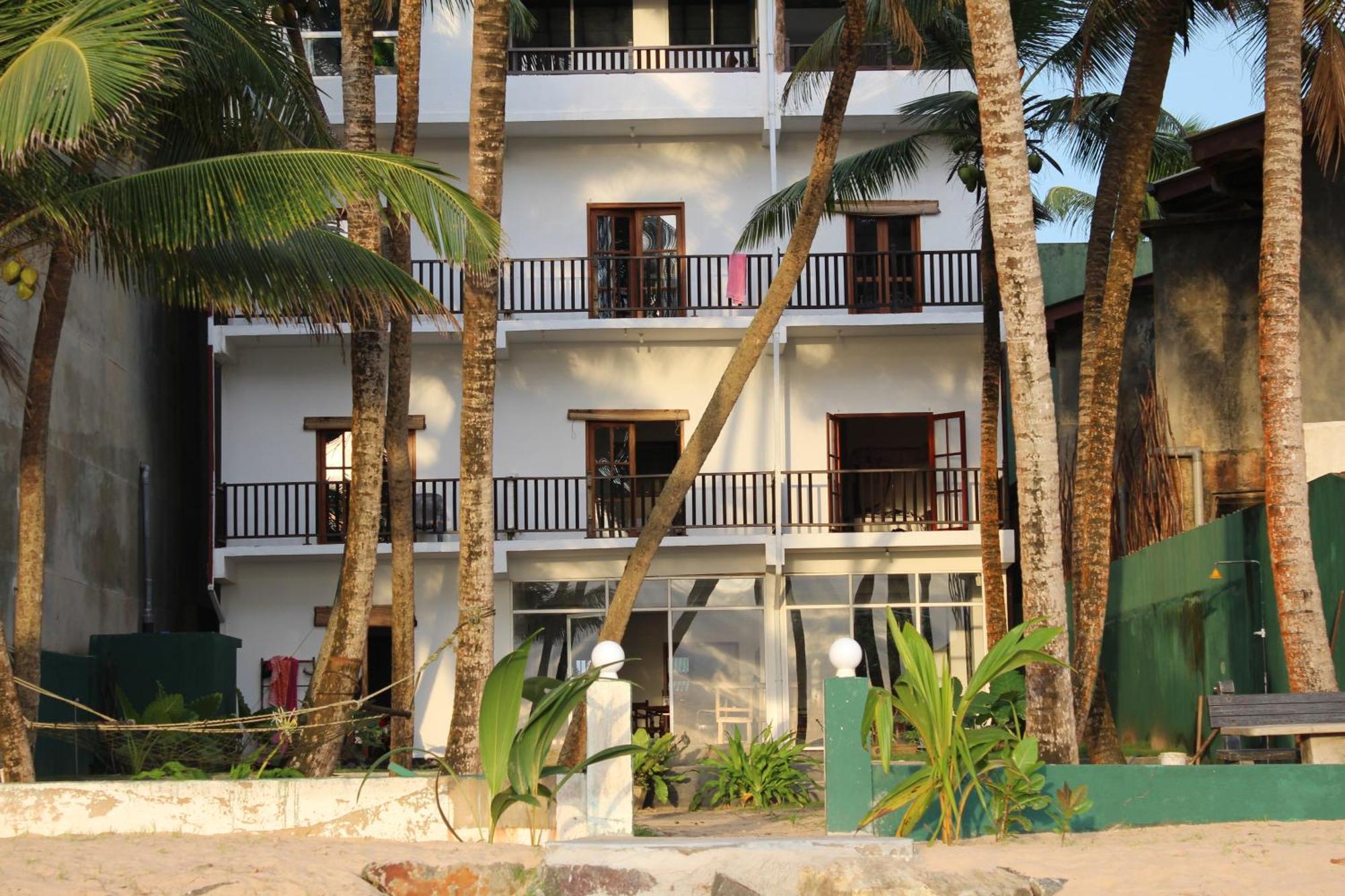 Moon Beach Villa Hikkaduwa Exterior foto