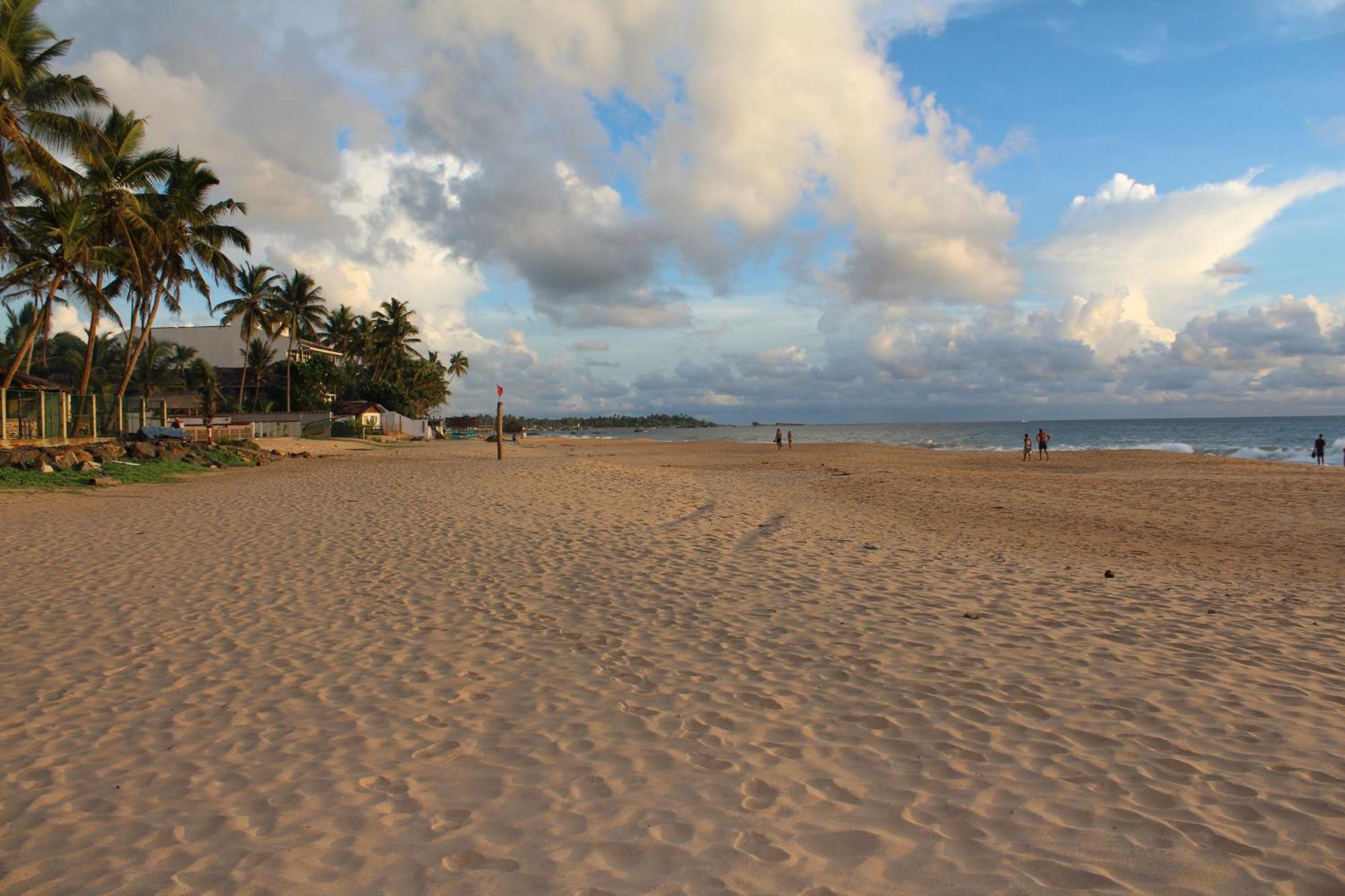 Moon Beach Villa Hikkaduwa Exterior foto