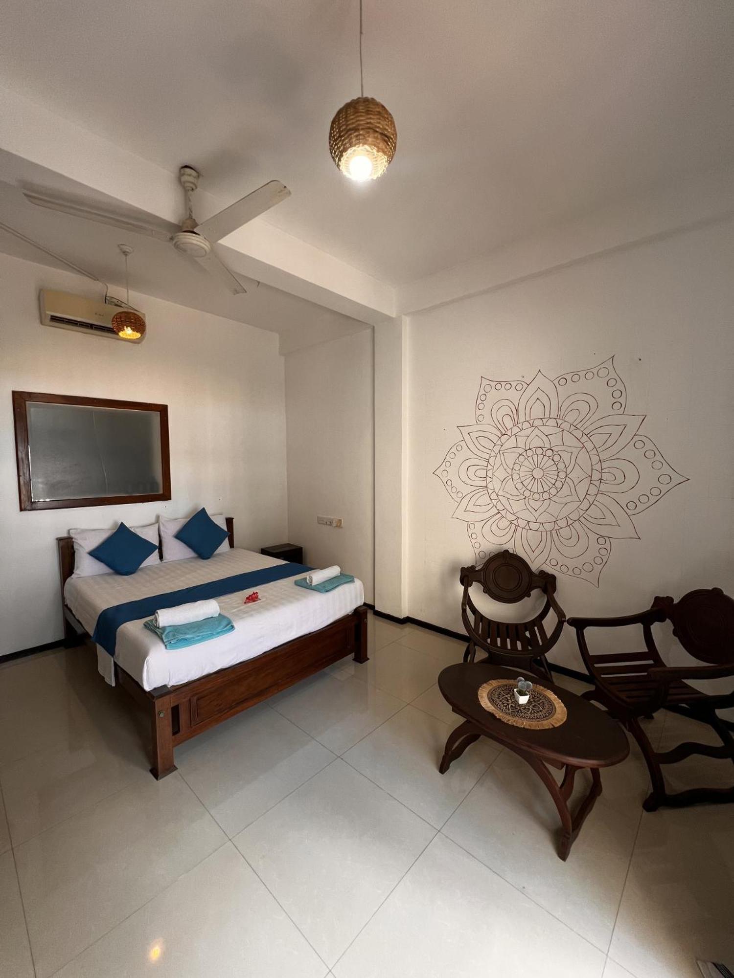 Moon Beach Villa Hikkaduwa Exterior foto