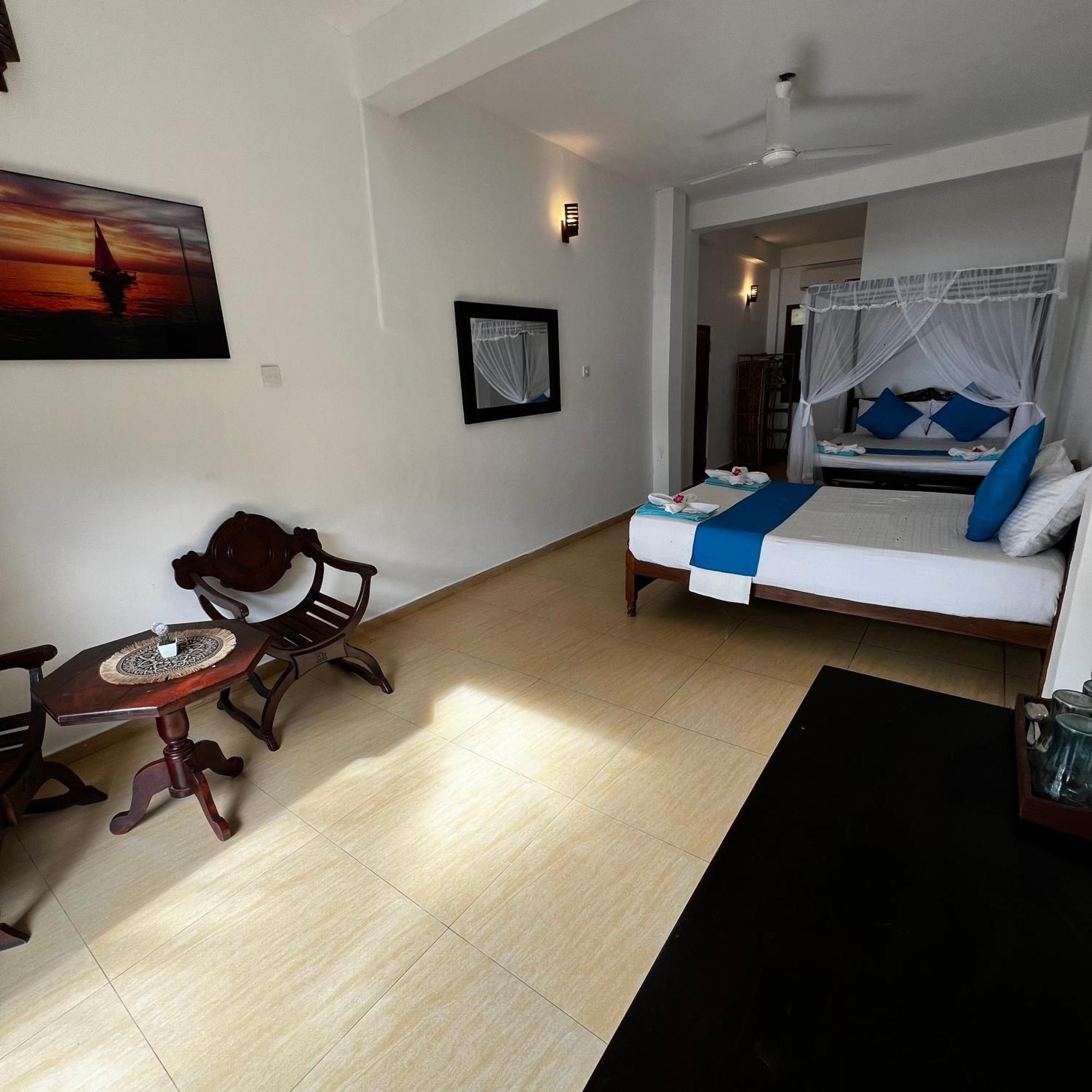 Moon Beach Villa Hikkaduwa Exterior foto